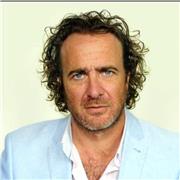 ES
Soy Vincent. Soy un profesor trilingüe (inglés, francés, portugués) y un poco de español.
He enseñado francés, inglés, matemáticas, informática y varios lenguajes de programación, uno a uno o en aulas muy grandes.
Tengo experiencia con diversas cultur